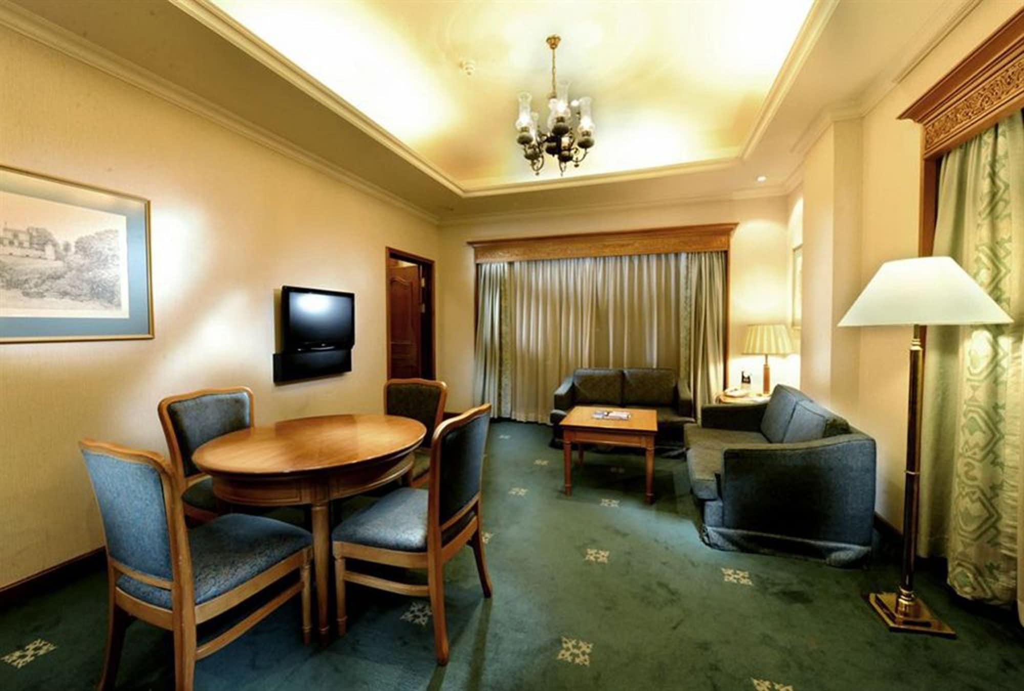 Hotel Puteri Wing - Riverside Majestic Kuching